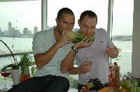 ערוץ האוכל יארח את שני השפים הישראלים המפורסמים מניו יורק ומיאמי
